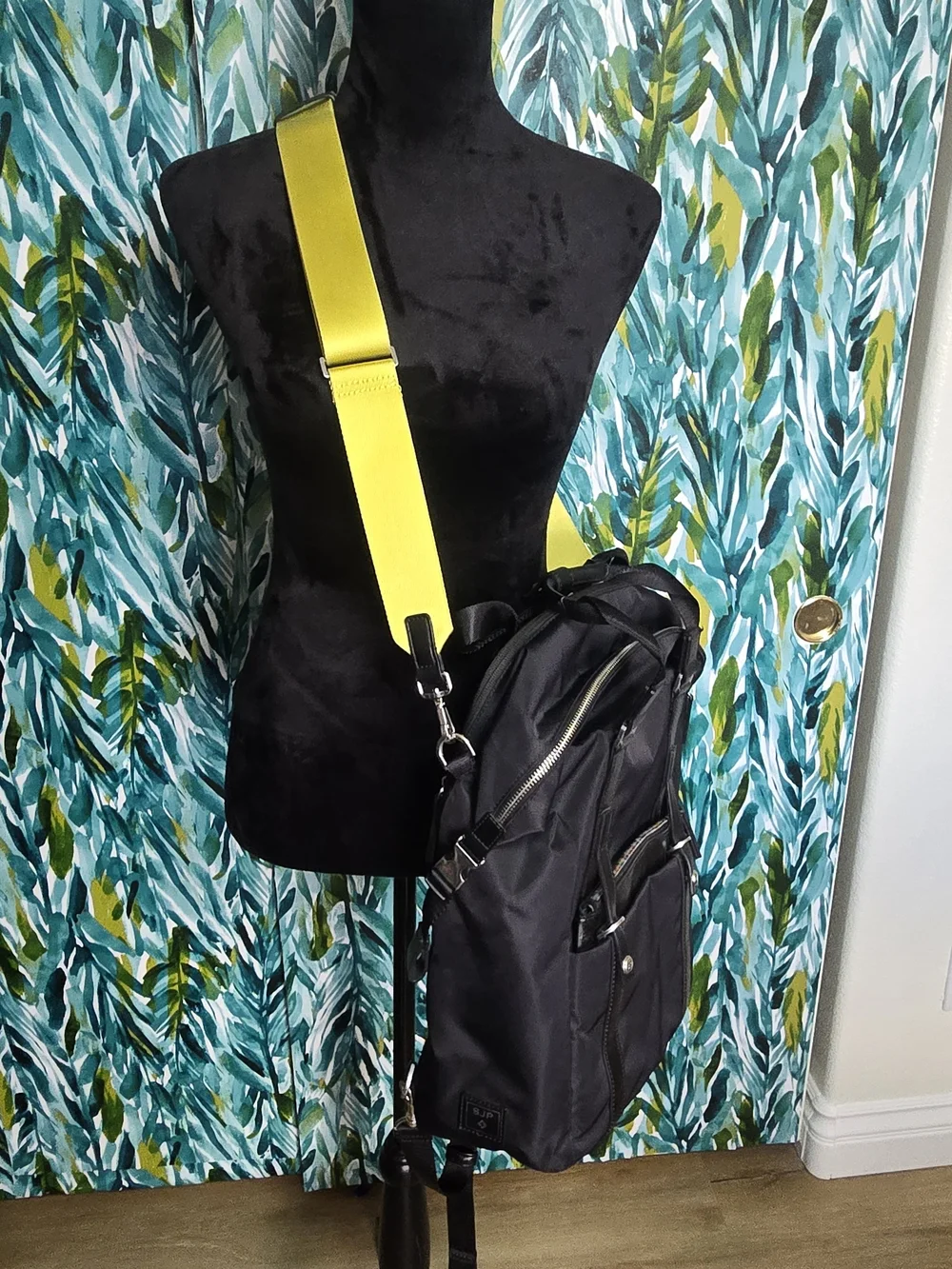 Samsonite & Sarah Jessica Parker: The Carried Away Convertible